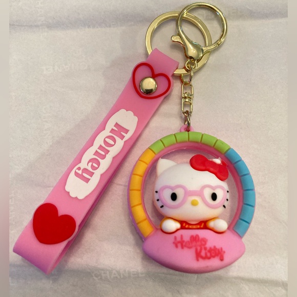 NEW! HELLO KITTY/Sanrio/Labubu Cute Pink and Purple Keychains - Picture 4 of 5